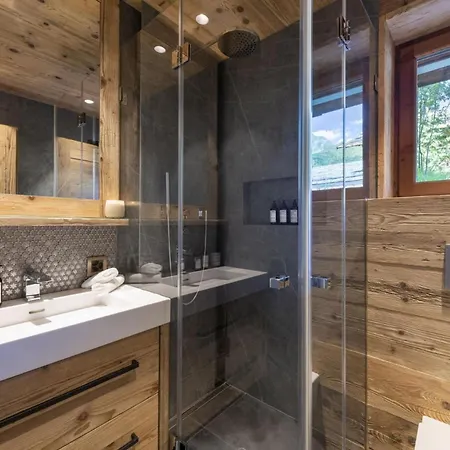 Chalet Mountain Luxe Chalet In Jacuzzi *